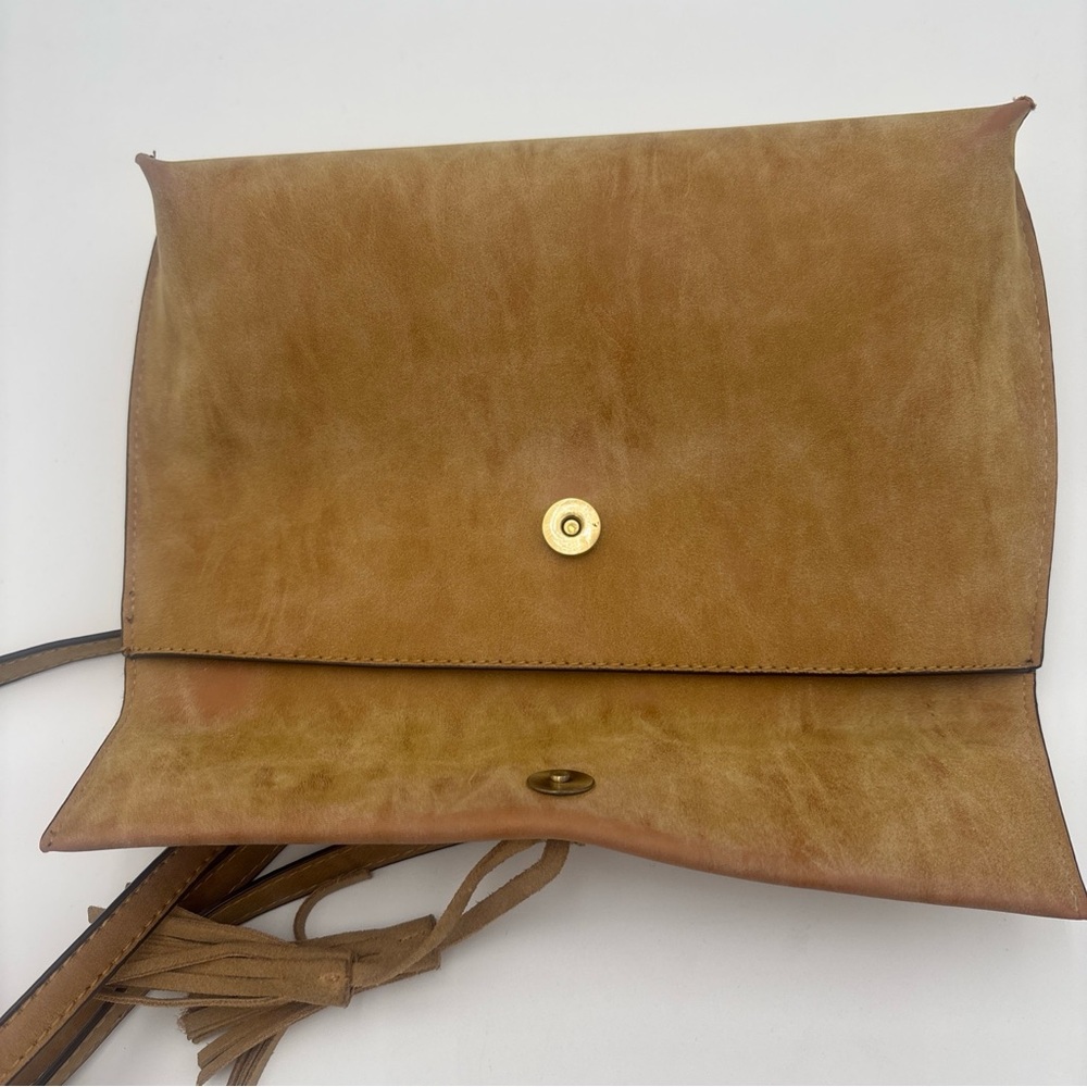Street Level Tan Clutch - Picture 7 of 13